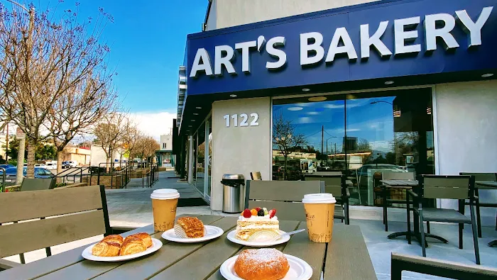 Art's Bakery & Cafe Picture 5