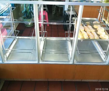 Lisa’s Donut Alley