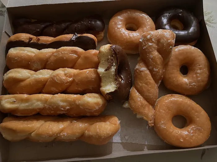 Yum Yum Donuts Picture 5