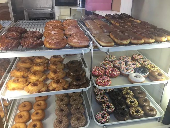 Henry's Donuts Picture 2