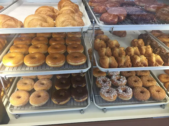 Henry's Donuts Picture 4