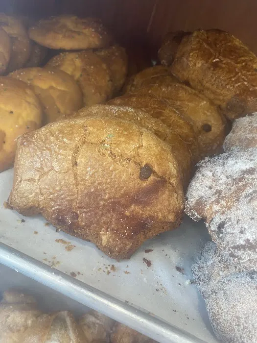 Las Tres Princesas Bakery Picture 7