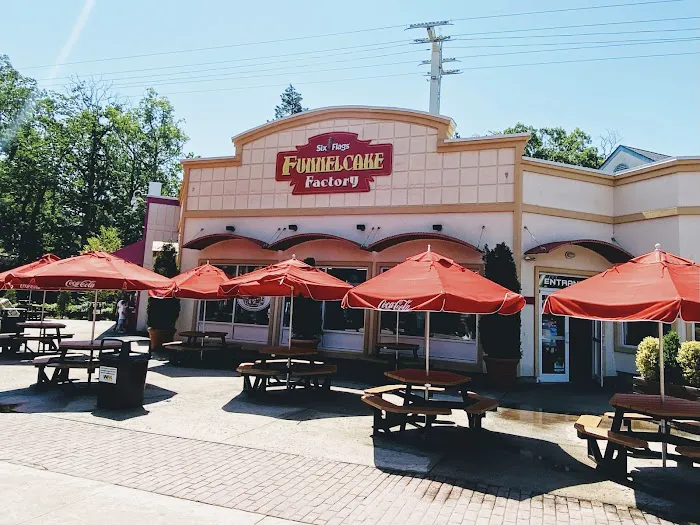 Six Flags Funnel Cake Factory Picture 5