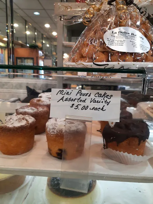 La Dolce Bakery Picture 3