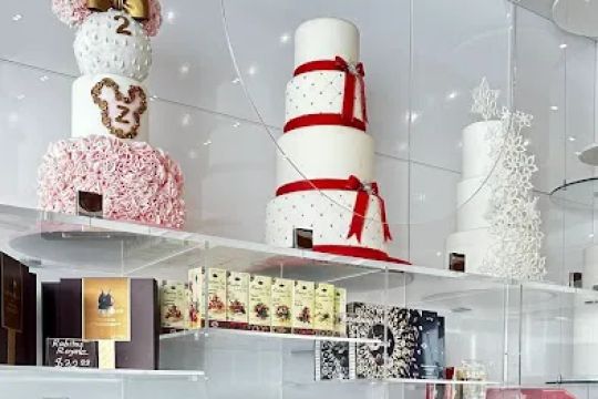 Karina's Cake House