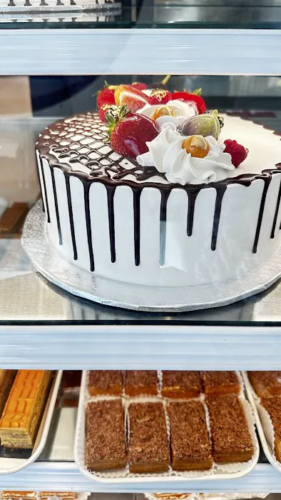 Karina's Cake House Picture 3