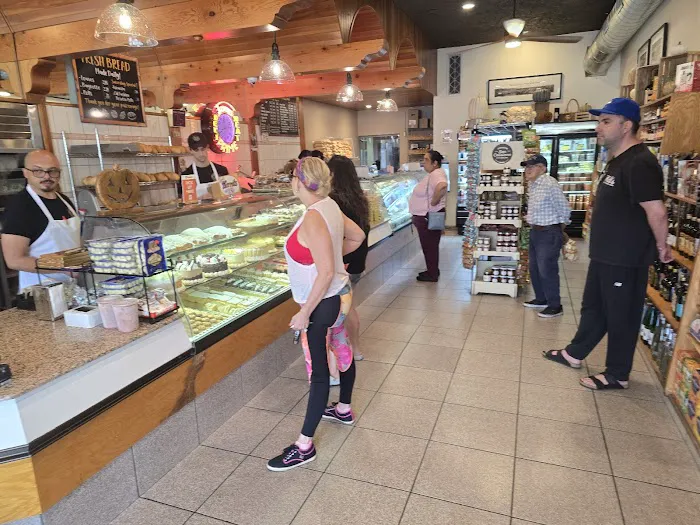 Eagle Rock Italian Bakery & Deli Picture 5