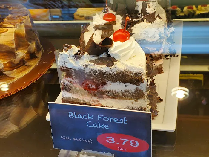 Red Ribbon Bakeshop Picture 6