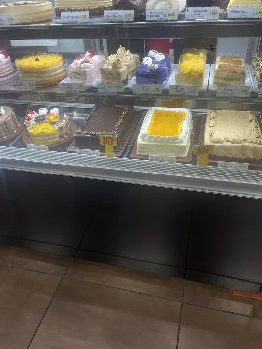 Red Ribbon Bakeshop Picture 10