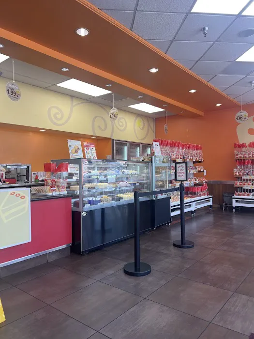 Red Ribbon Bakeshop Picture 3