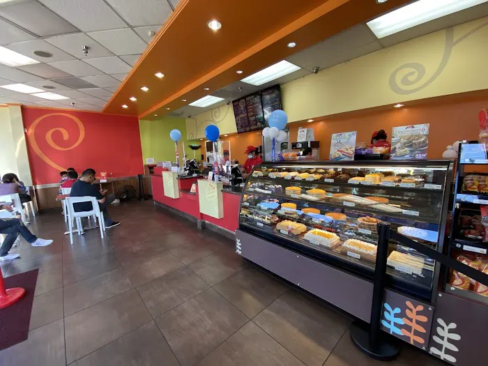 Red Ribbon Bakeshop Picture 7