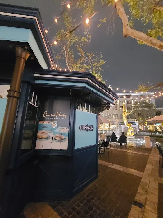 Cinnabon Picture 3