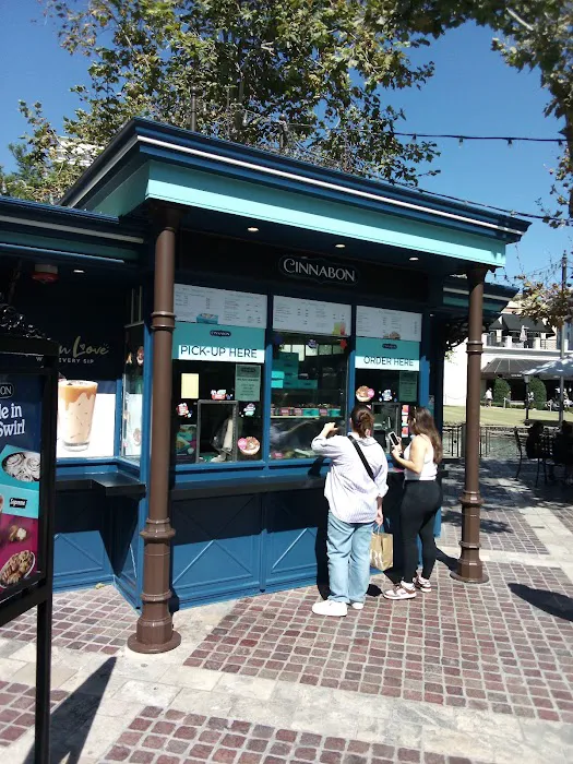 Cinnabon Picture 7