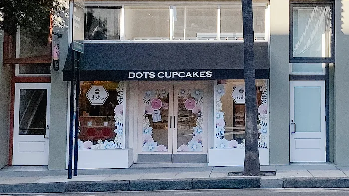 Dots Cupcakes & Cafe Picture 2
