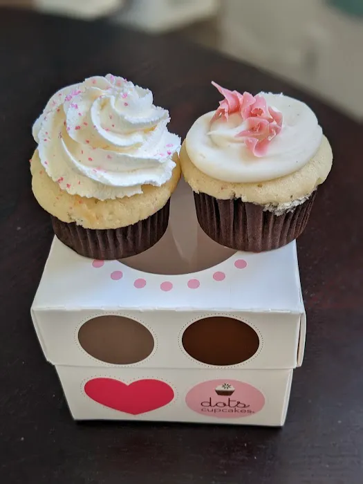 Dots Cupcakes & Cafe Picture 5