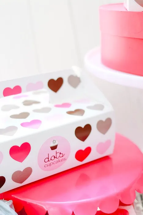 Dots Cupcakes & Cafe Picture 9