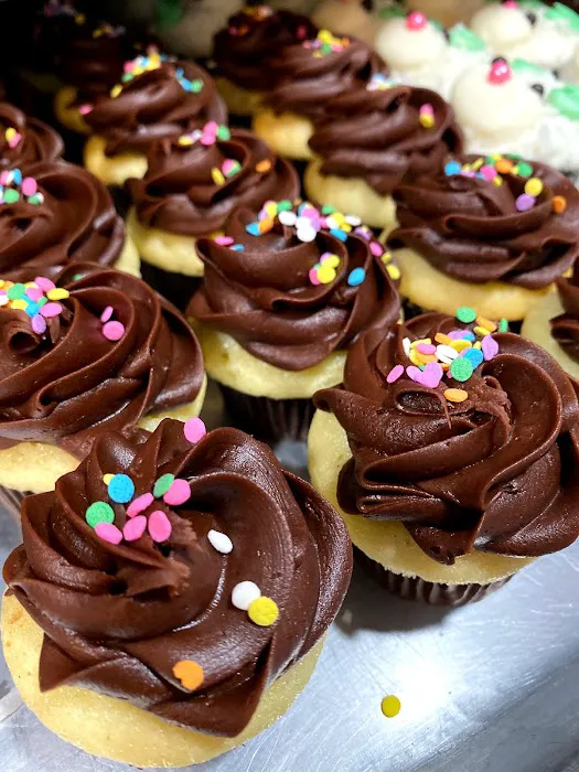 Dots Cupcakes & Cafe Picture 7