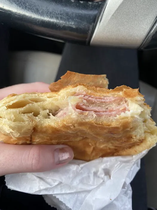 Golden Donuts Place Picture 5