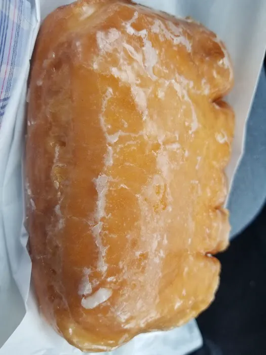 Golden Donuts Place Picture 3