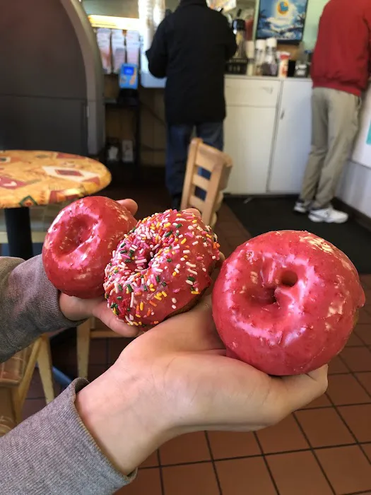 Golden Donuts Place Picture 2