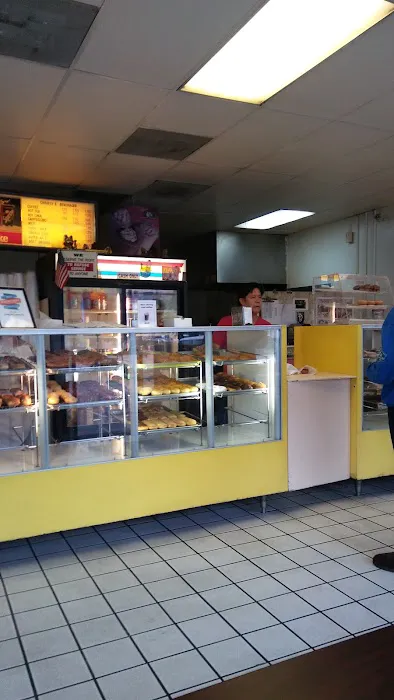 Christy's Donuts Picture 3