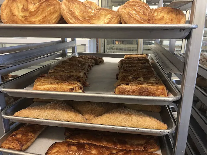La ilusion Bakery Picture 9