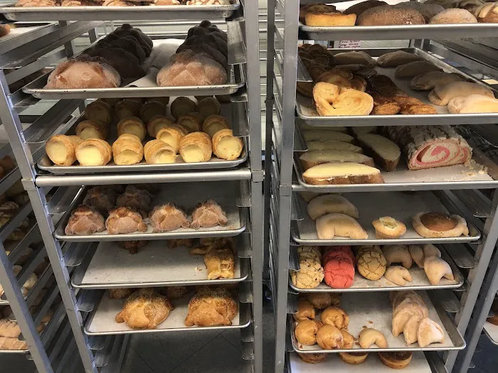 La ilusion Bakery Picture 4