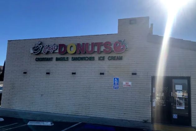 Cafe Donuts and smoothies