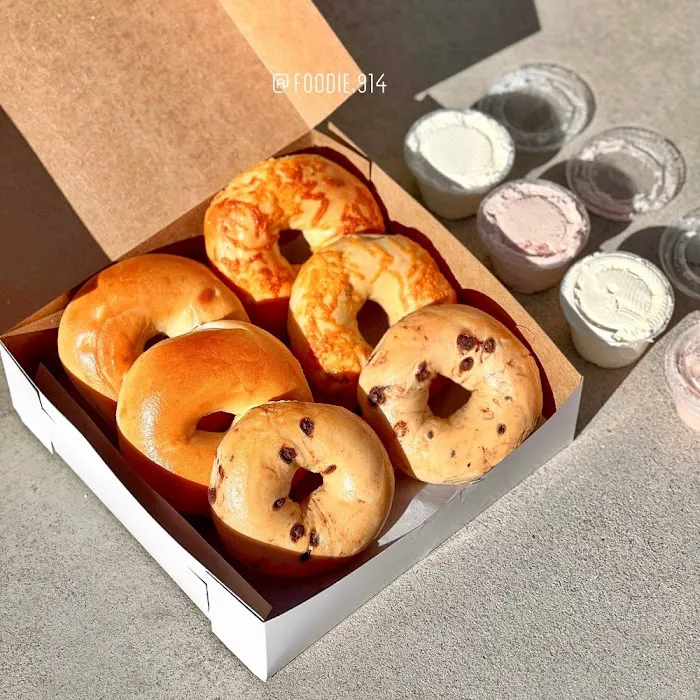 BAGELOO Bagel & Coffee Shop Picture 10