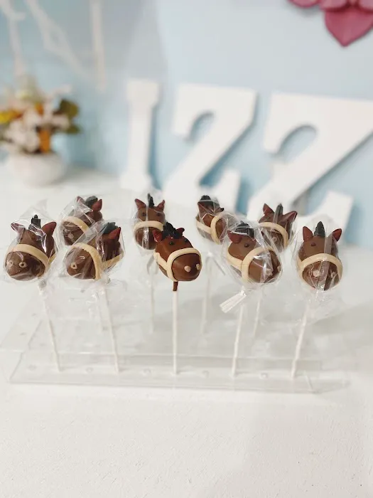 iZZY’S Cake Pops Picture 10
