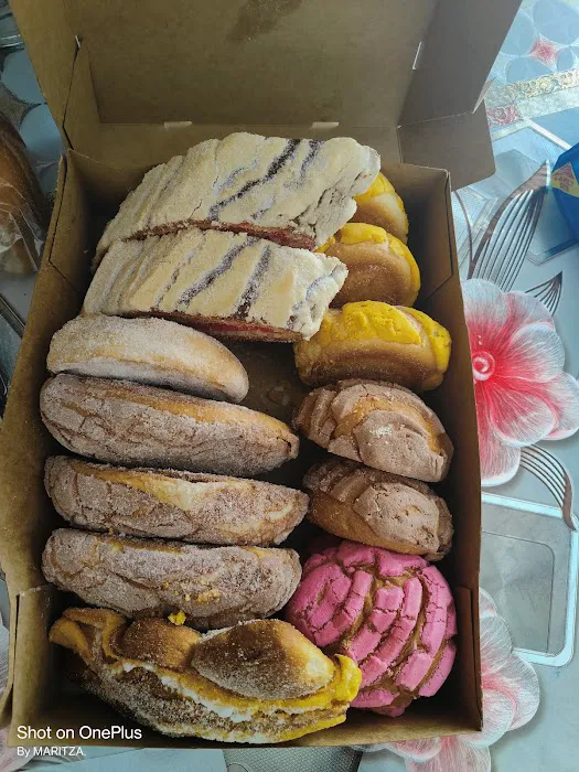 Rosas Pasteleria Panaderia Picture 3