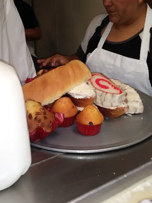 Rosas Pasteleria Panaderia Picture 2