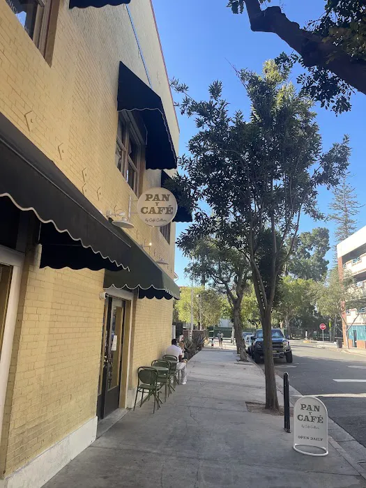 Pan y Café Panaderia Picture 4