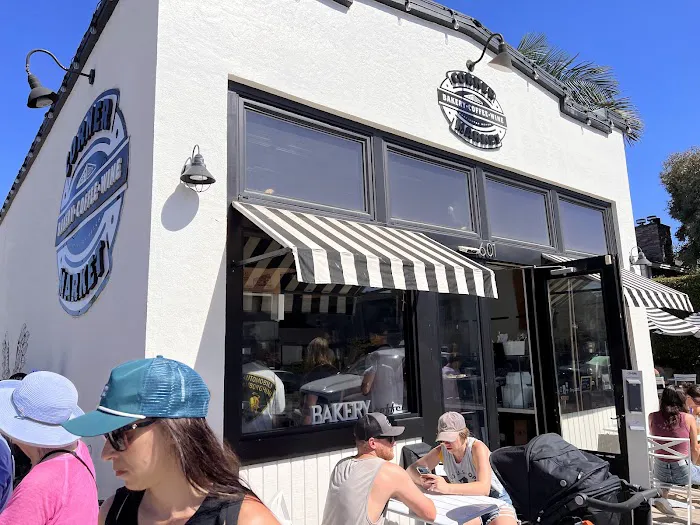 HB Corner Market Picture 10
