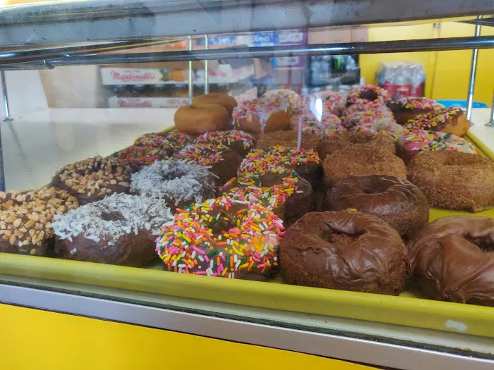 Superb Donuts Picture 2