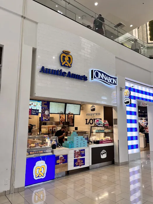 Cinnabon Picture 3