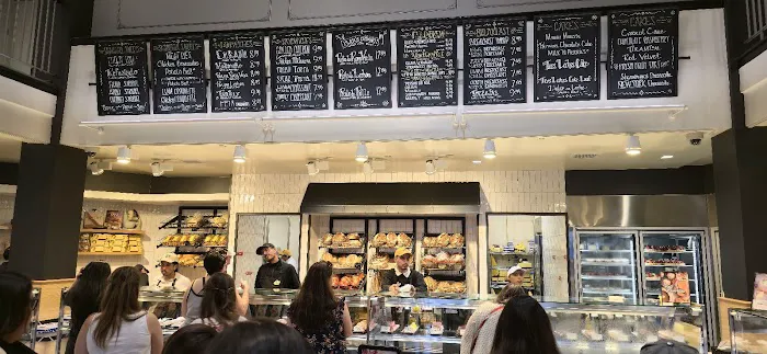 Porto's Bakery and Cafe Picture 4