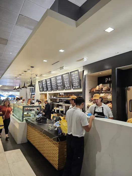 Porto's Bakery and Cafe Picture 6