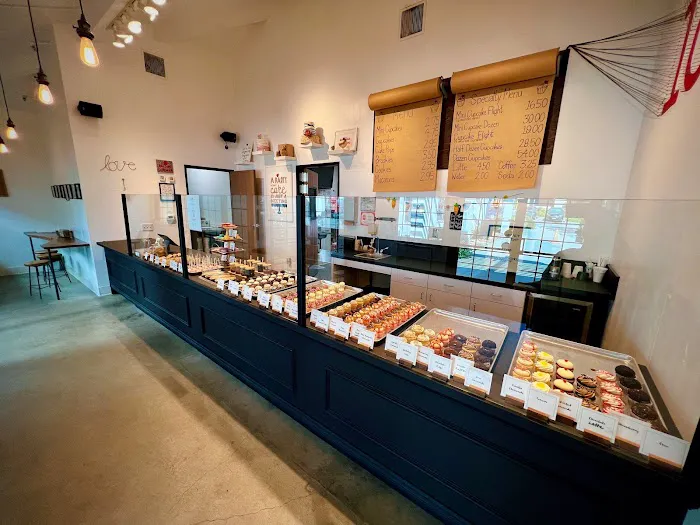 Sweet Nothings Cake Shop Picture 5