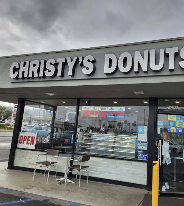 Christy's Donuts Picture 4
