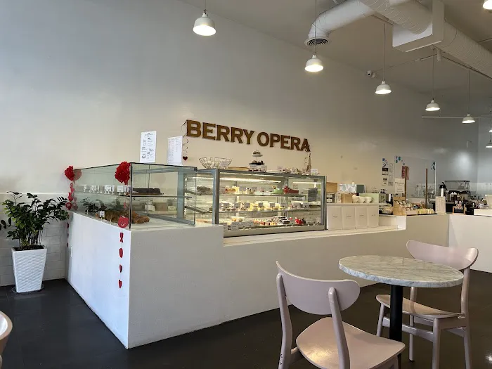 Berry Opera Picture 7