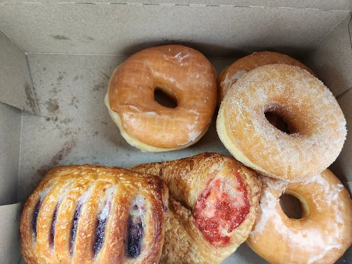 Yum Yum Donuts Picture 5