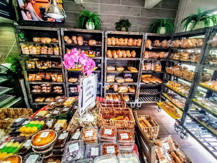 Valerio's Tropical BakeShop Picture 2