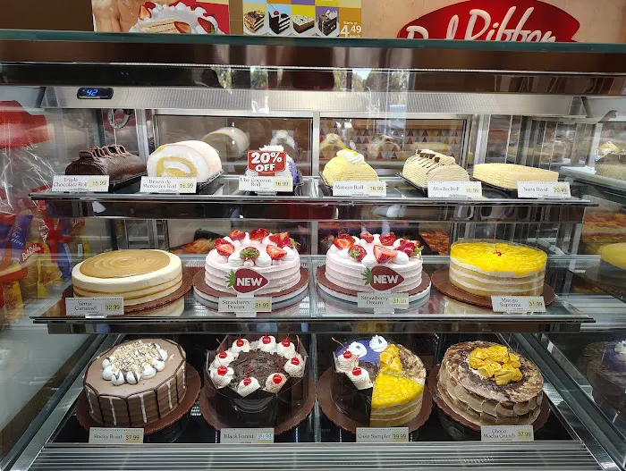 Red Ribbon Bakeshop Picture 1