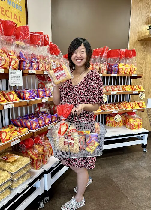 Red Ribbon Bakeshop Picture 7