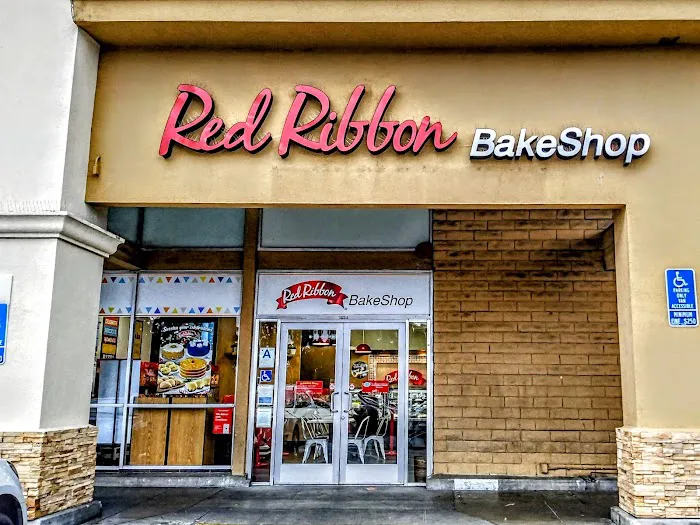 Red Ribbon Bakeshop Picture 6
