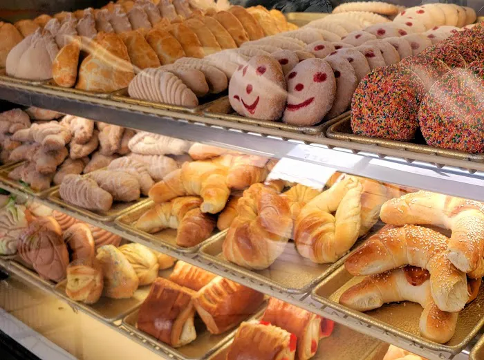 Conde Cakes Bakery Picture 8