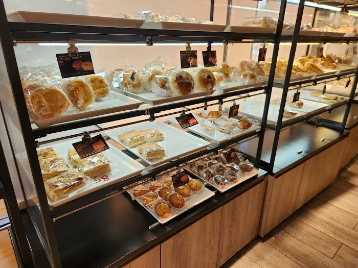 85°C Bakery Cafe Orange Picture 6