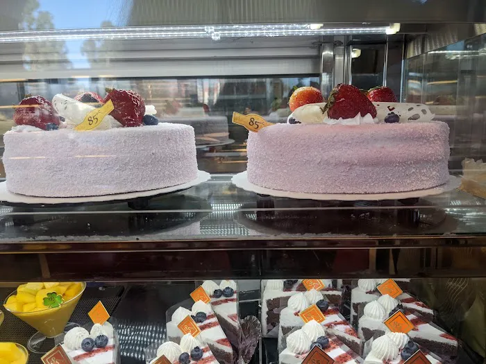 85°C Bakery Cafe Orange Picture 7