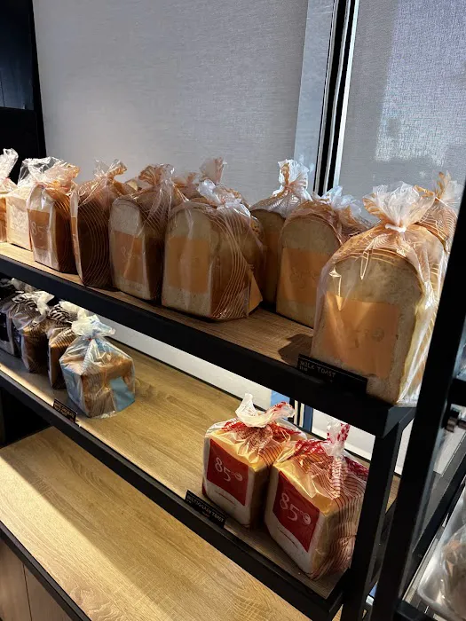 85°C Bakery Cafe Orange Picture 1